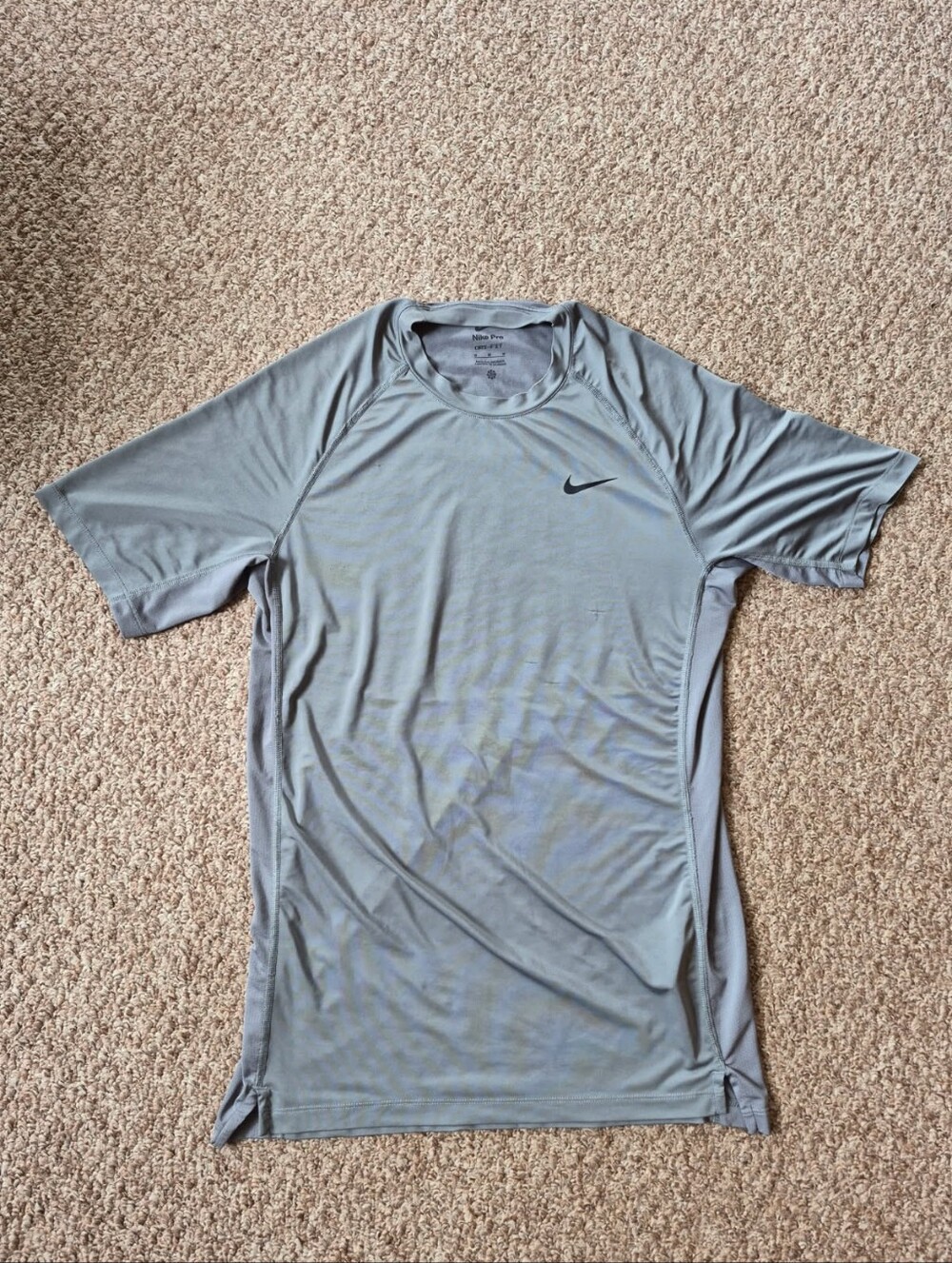 Medium - Nike Pro DRI-FIT Short Sleeve Performance Tee - Gray